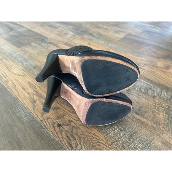 Rare UGG Fatima High Heeled Black Leather Platform Booties (7) - Picture 5 of 9